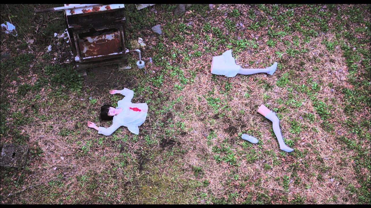 女性  死体  