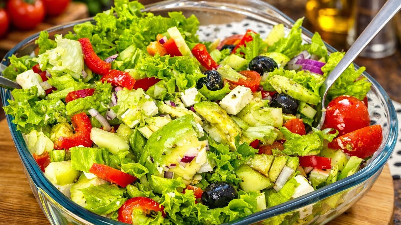 Bardzo zdrowa i szybka sałatka! Jest tak pyszna, że robię ją prawie codziennie!