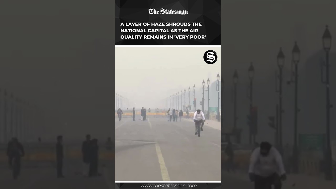 A layer of haze shrouds Delhi as the air quality remains 'Very Poor': CPCB