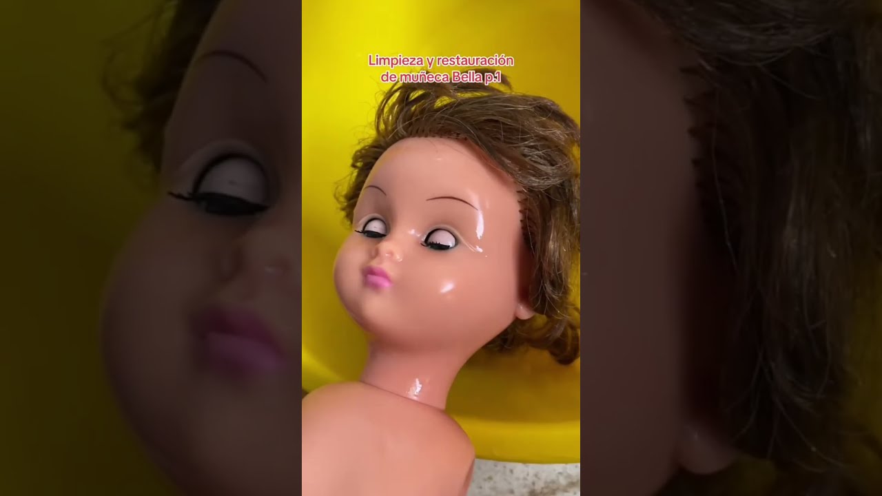 Me regalaron una muñeca francesa de los años 60, la restauré y quedó muy linda.  