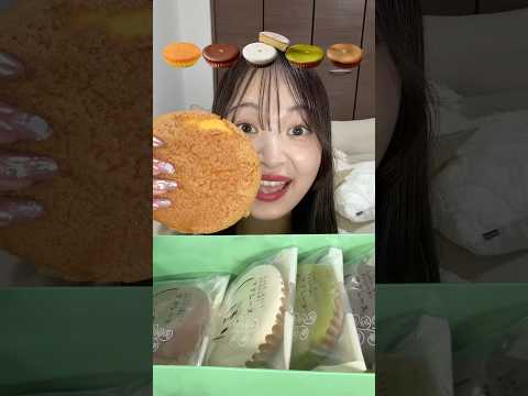 【ASMR】マドレーヌ🥧しっとり生地でバターの香りが広がってた🧈✨ミルクにディップしたら更に美味しくて口溶けだった🫠 #爆食 #モッパン #スイーツ #咀嚼音 #asmr #mukbang