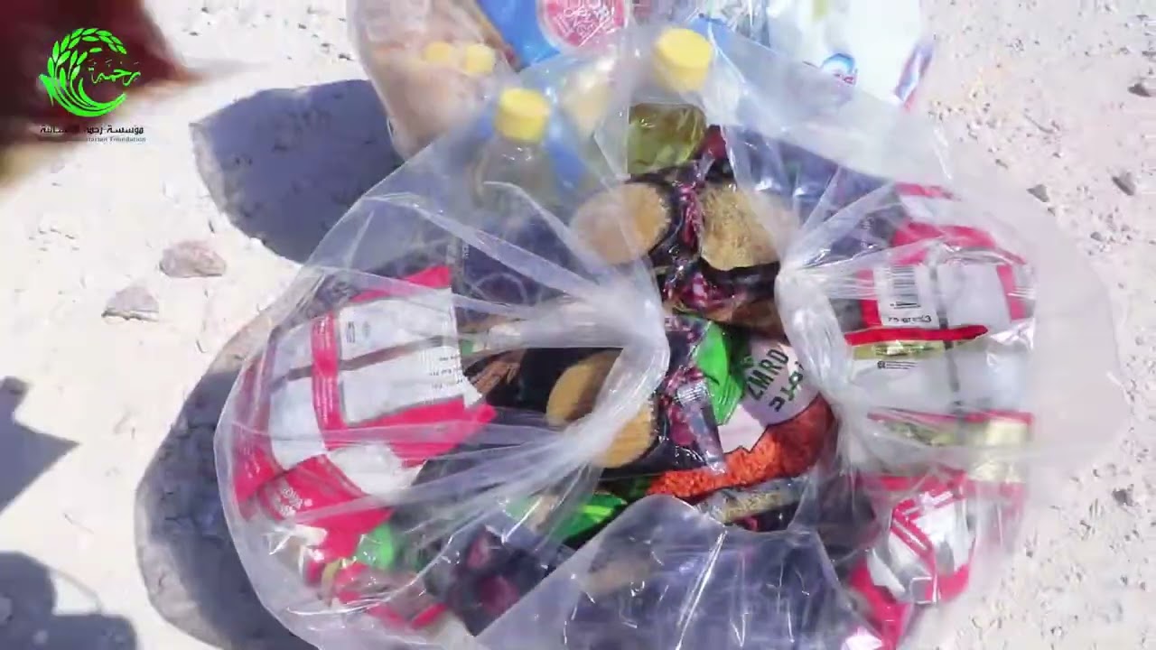 توزيع السلال الغذائية والصحية والتمر على أهلنا في مخيم رحمة (1) في بلدة كللي ريف #ادلب