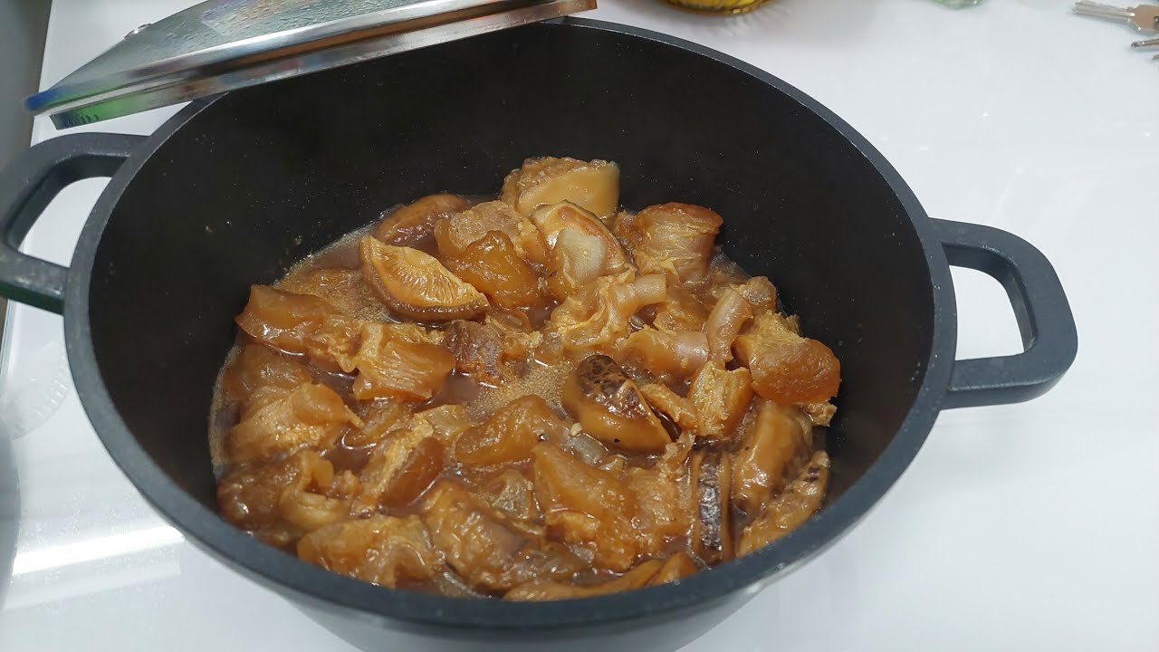 Masakan hongkong jamur kering ungkep urat sapi@liyamenul 