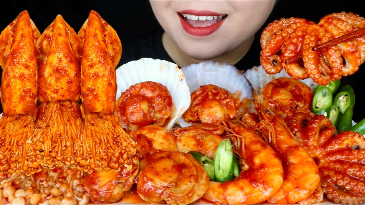 ASMR SPICY SEAFOOD BOILED | SQUID, SCALLOP, OCTOPUS, ENOKI MUSHROOM ...