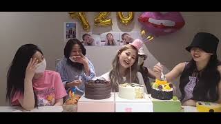 Twice Singing Sos On Tzuyu Birthday Live