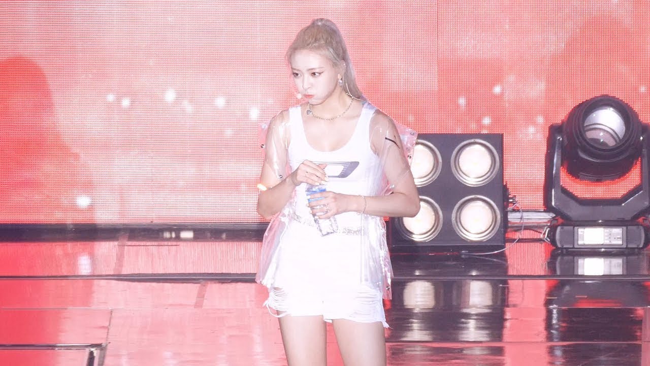 190811 있지 ITZY 유나 YUNA 토크 TALK 4K 직캠 @ 롯데 패밀리 콘서트 by Spinel