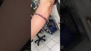 Tatuagem escrita, frase formando “bracelete”! @rafaelcostatattoo Tatuagem escrita, frase formando “bracelete”! @rafaelcostatattoo