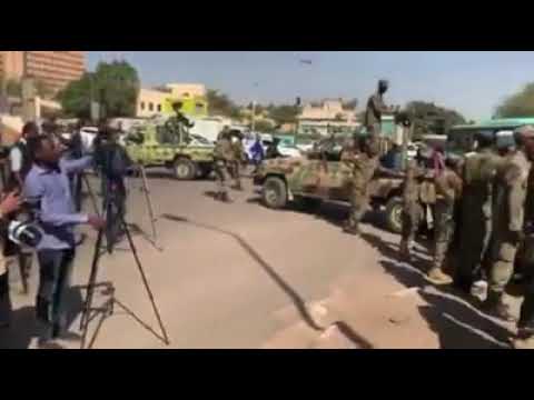 بن زايد يا وسخان سوداني ما بنهان حمدوك يا سجمان انت عميل للامريكان