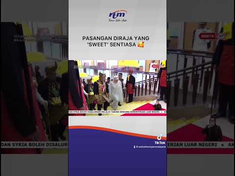 YDP Agong dan Raja Permaisuri Agong berpegangan tangan masuk ke dalam Dewan Rakyat 🥰