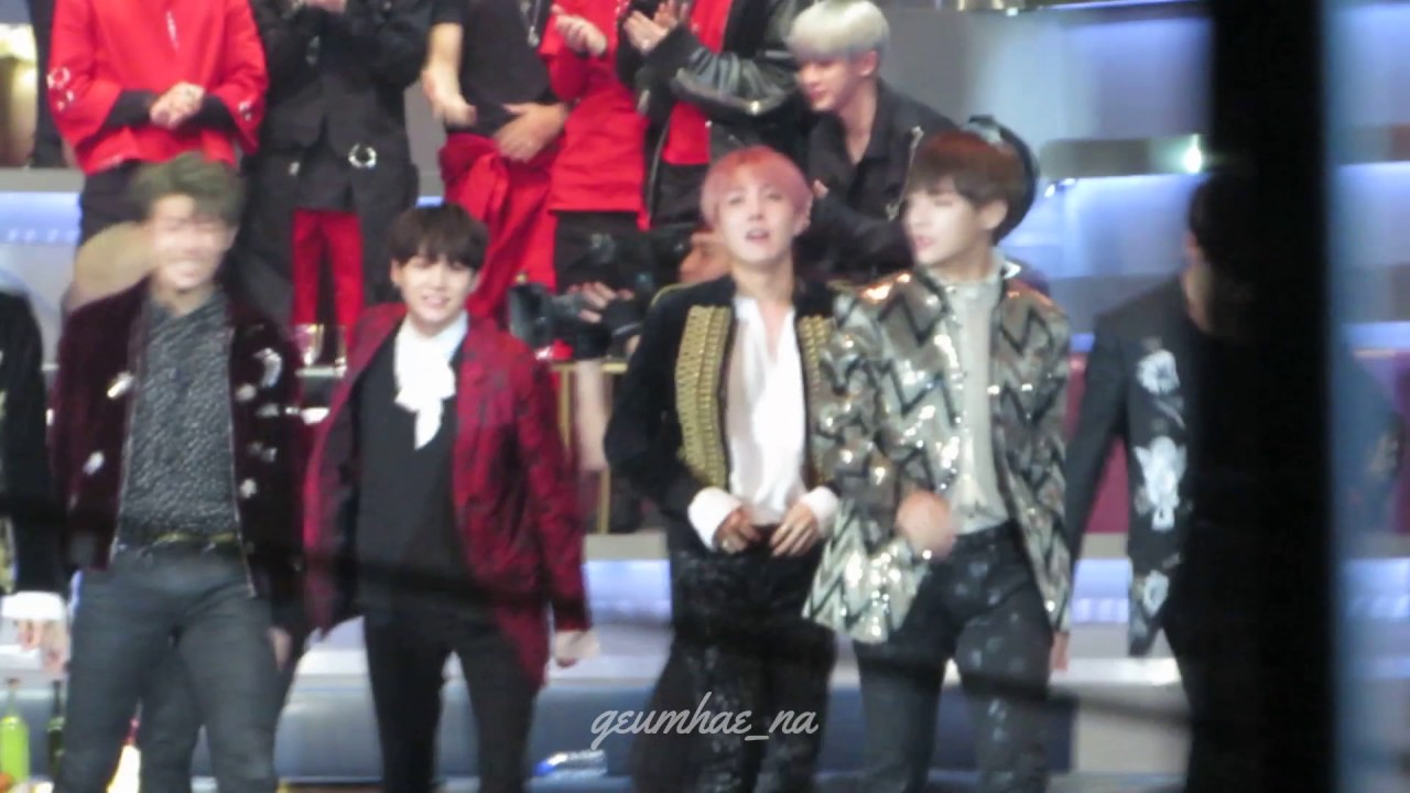 [FANCAM] 161202 BTS react to Artist of the Year @MAMA 2016