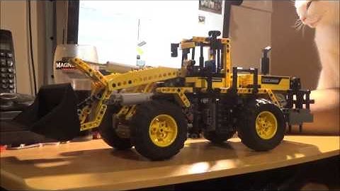 Lego Technic Review: Set 8265 Front Loader.