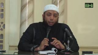 Download Lagu Ustadz Khalid Basalamah : setengah pintu  surga Ada di orang tua kita MP3