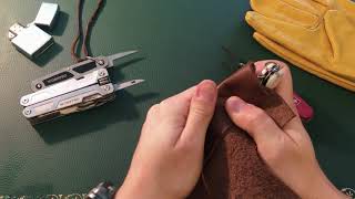Показываю  как шить швейцарским ножом? И зачем в шиле дырка? / how to sew with a knife?