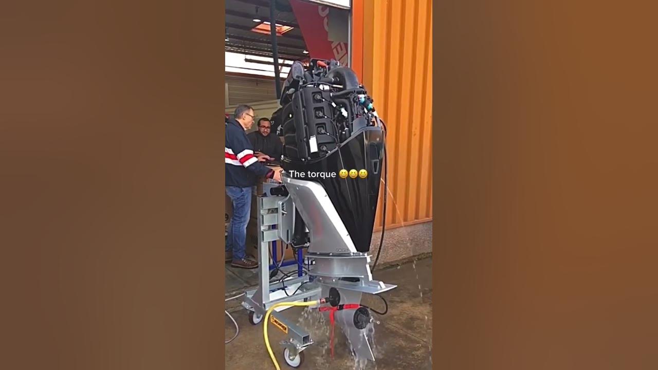Mercury v8 marine engine in action - YouTube
