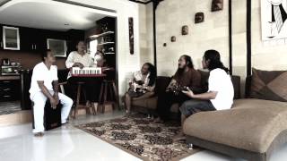 Video thumbnail of "Joni Agung Mentari Pagi"