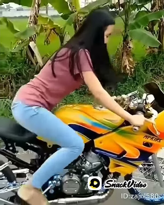 story wa keren drag bike cewek cantik