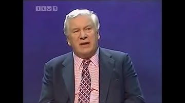 Peter Ustinov on Being Born in England