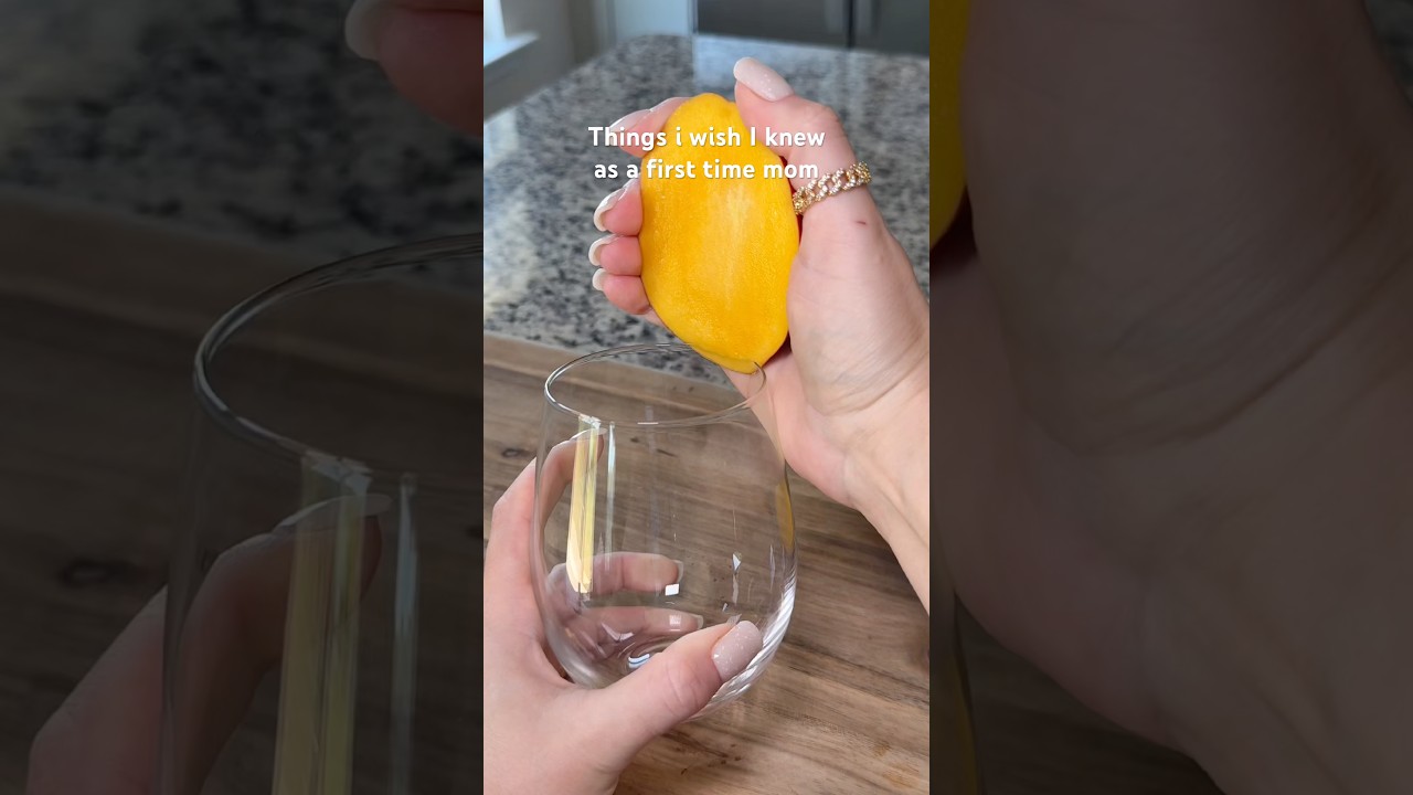The only toddler snack you need this summer.  #Shorts #MomHacks #ToddlerFood #FrozenFruit #LifeHack