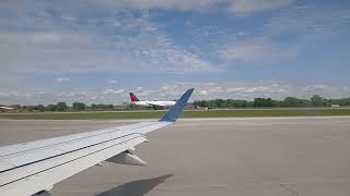 Delta Connection 3823 - Taxing Out at Minneapolis (MSP) - Emberear E175LR