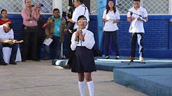 Niña declama poema de Rubén Darío magistralmente en inicio de año escolar