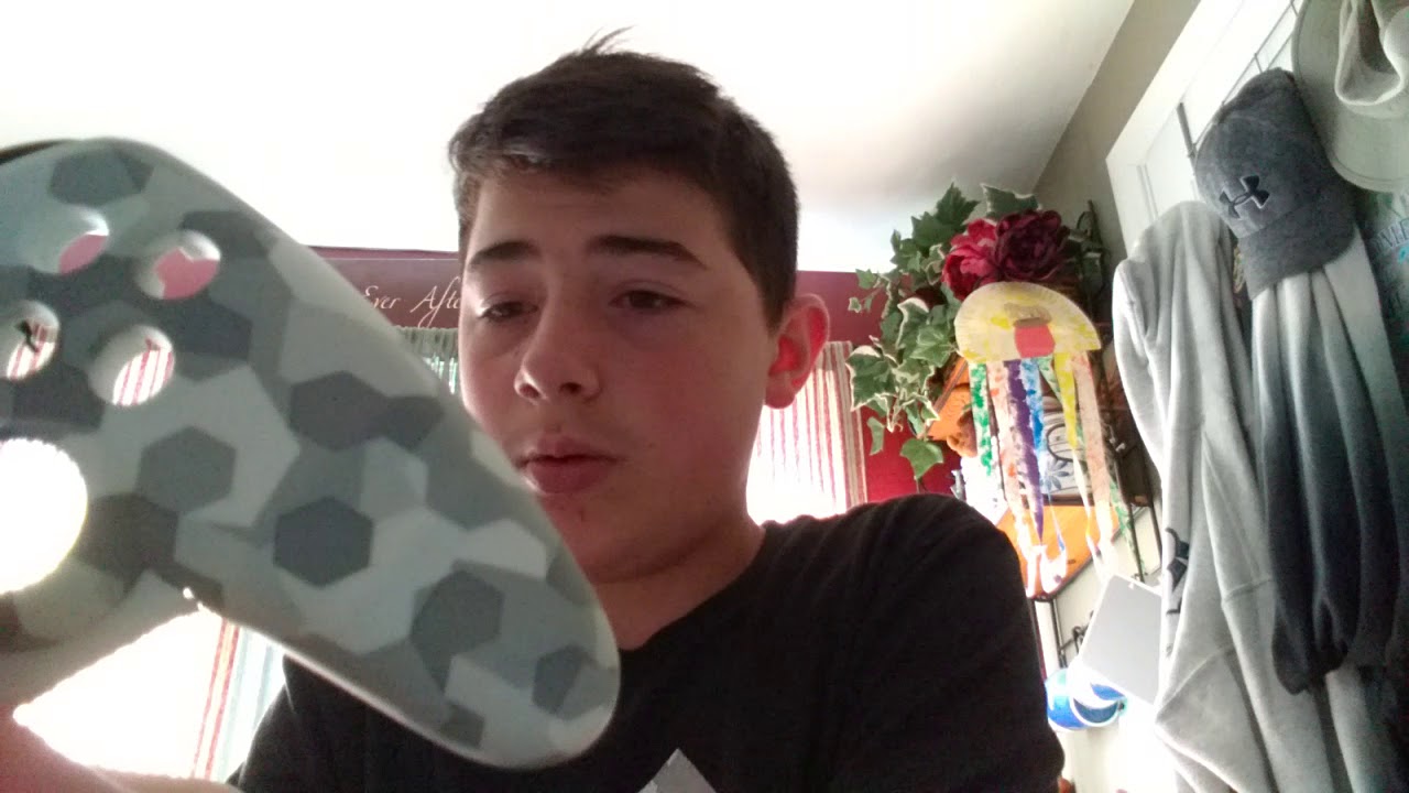 How to take apart Xbox one afterglow cobtoller - YouTube