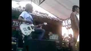 Last Kiss From Avelin - Sesak Dalam Gelap (LIVE @JAKLOTH 2012).mp4