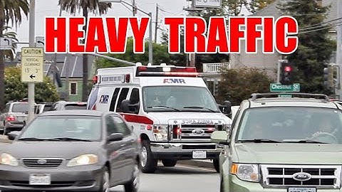 Ambulance Responding Code-3 in Heavy Traffic! Lots of Horn