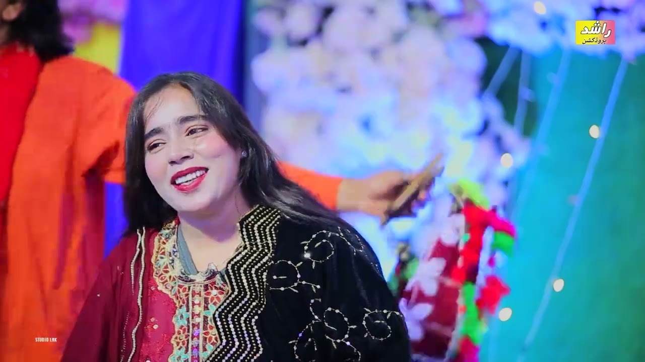 New Eid album song singer Fozia Nighat naz 🙂 Shayar Gullam Ali makan mor 