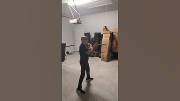 Hitting the Target With A Rope Dart Using the Left Elbow, Disguising it as a Spin, But It