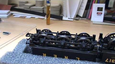 Wordsworth Model Railway 136 - Fitting Decoder into Bachmann J11