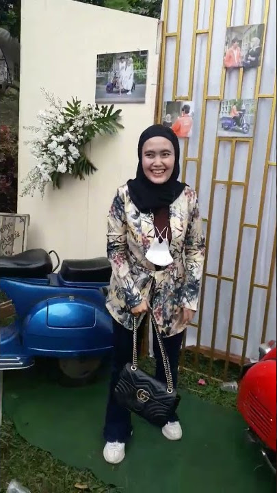 #reels #video #viral #vespa #cwe #cantik #hijab #shorts #tiktok #short #vespaindonesia #fyp 𝚌𝚠𝚎𝚑𝚒𝚓𝚊𝚋