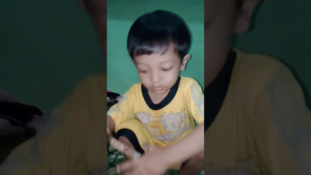 Abis potong  rambut  sama  mama nya gaya model rambut  nya 