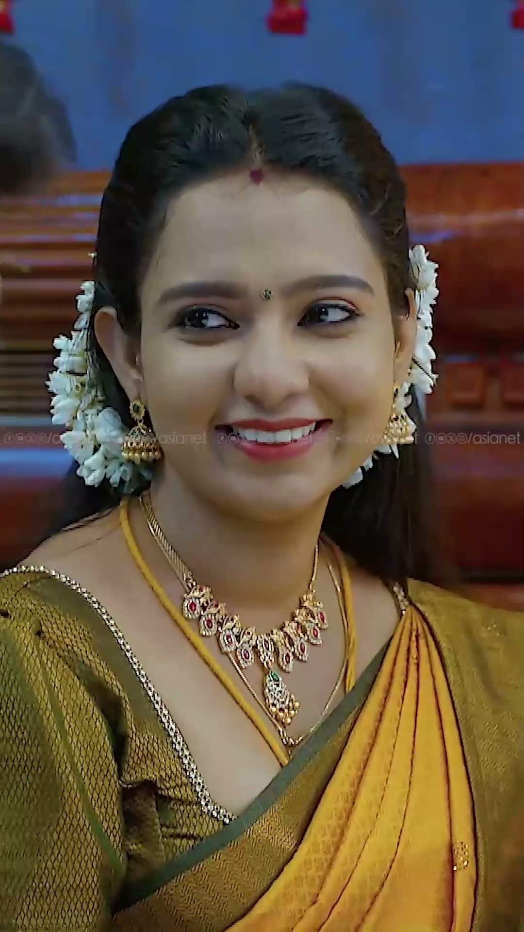 #ChempaneerPoovu ഇത് മണിയറയോ ക്ലാസ്റൂമോ??