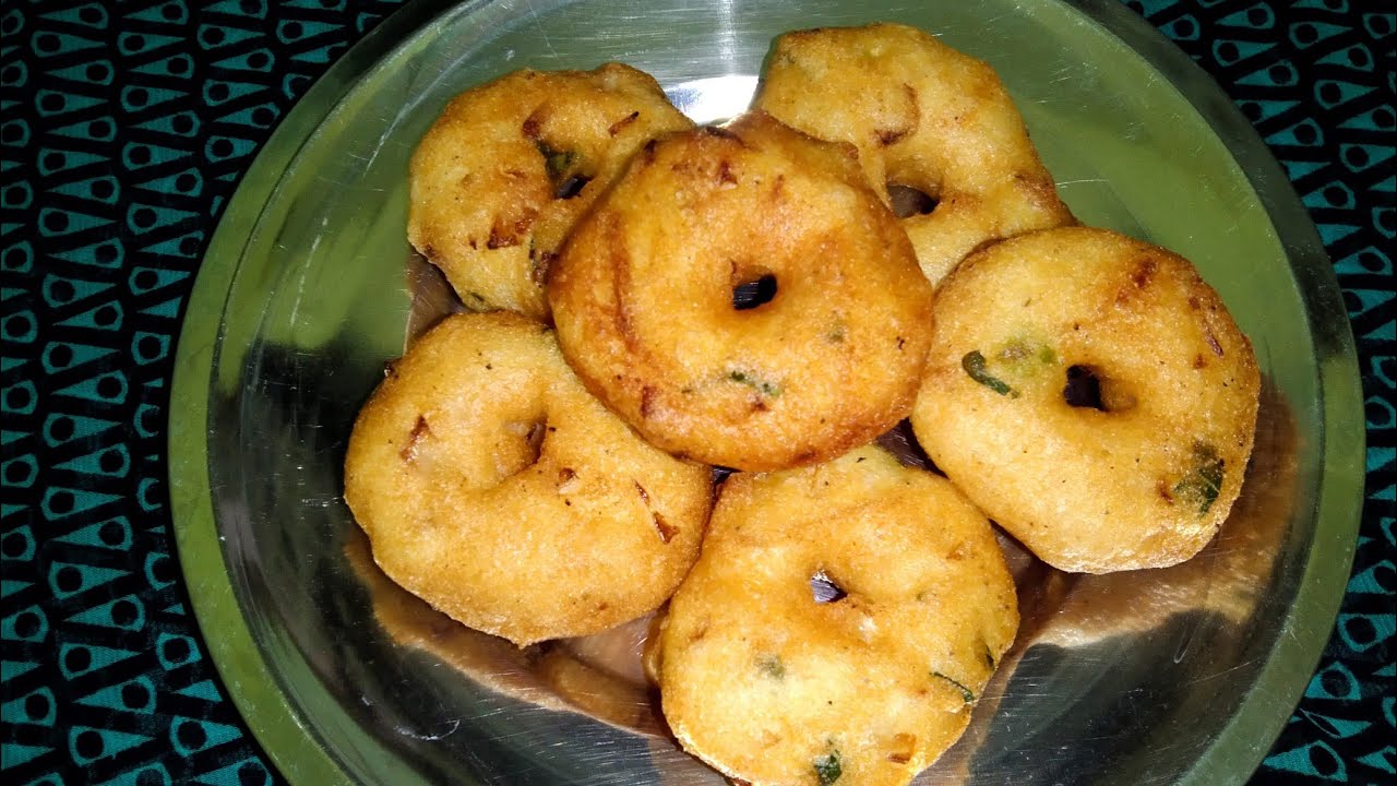 medu vada recipe in tamil/ulunthu vadai seivathu eppadi/medu vadai