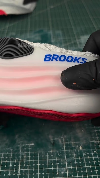 🔥Inside Brooks Glycerin Max! Total Dissection of This Max-Cushion Beast 👟🧠 #shorts #brooksrunning