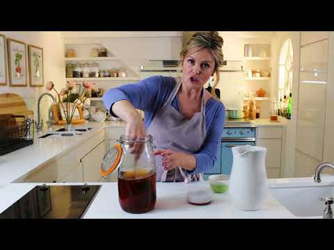 Liz Earle: how to make your own kombucha