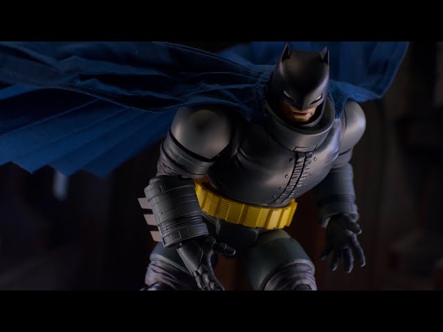 アメコミ MAFEX BATMAN The Dark Knight Returns 186 The Dark Knight Returns: Batman & Horse MAFEX Action Figure