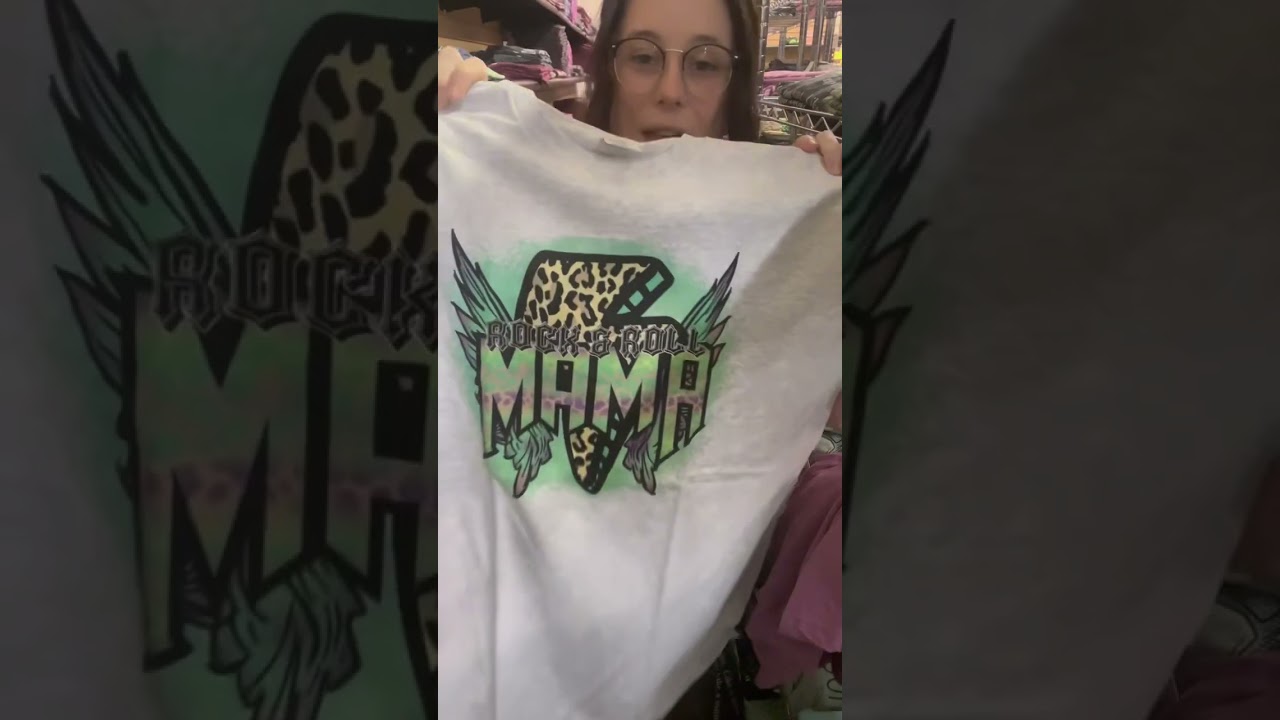 Leopard print t-shirts are a wardrobe staple! 