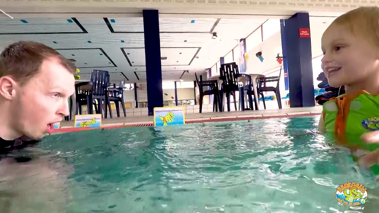 Florine's Zwemles Vlog - In het water springen en bubbels maken! [Vlog 2]