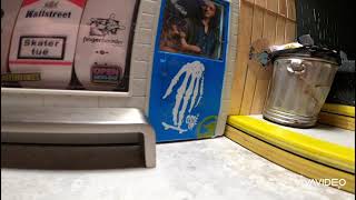 fingerskate : street D.I.Y spot , gap bench to bench session