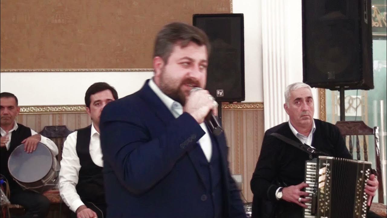 Transseksuallar ishtirokidagi guruh jinsiy porno