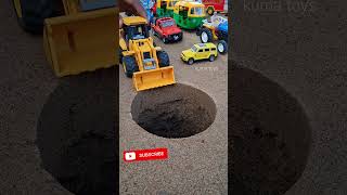 Download Lagu mc jcb pushing autorickshaw tractor near red car white blue cars in pit #jcb #jcpbackhoe p 960u MP3