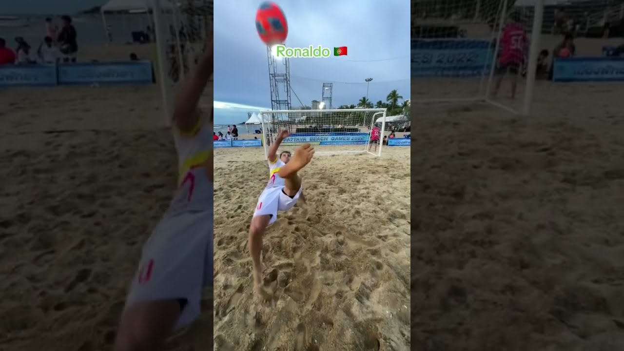 Who have better bicycle kick ?) 😁 #football #slowmo #messi #ronaldo #lewandowski #bicicleta