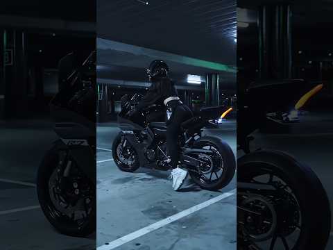 Yamaha R7 #bikeshorts #automobile #bikergirl #bikerchic #yamahar7 #mrbiker #viralshort