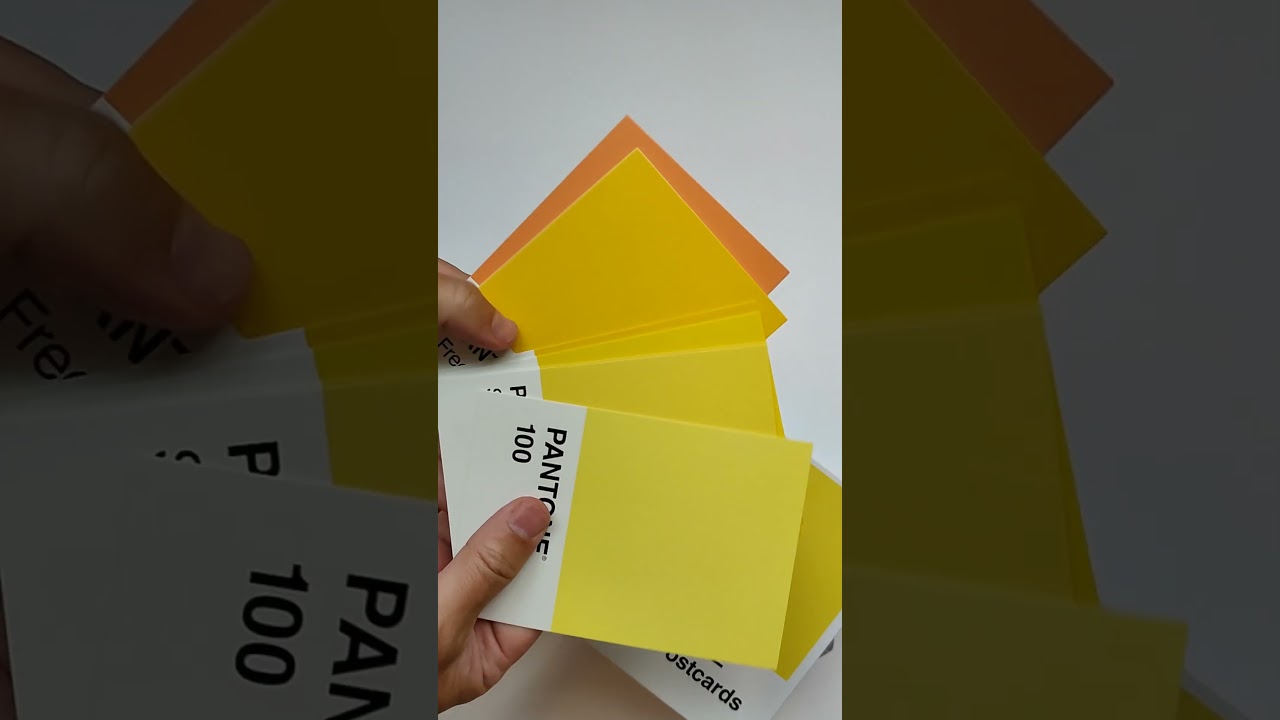 Набор открыток Pantone Postcard Box: 100 Postcards
