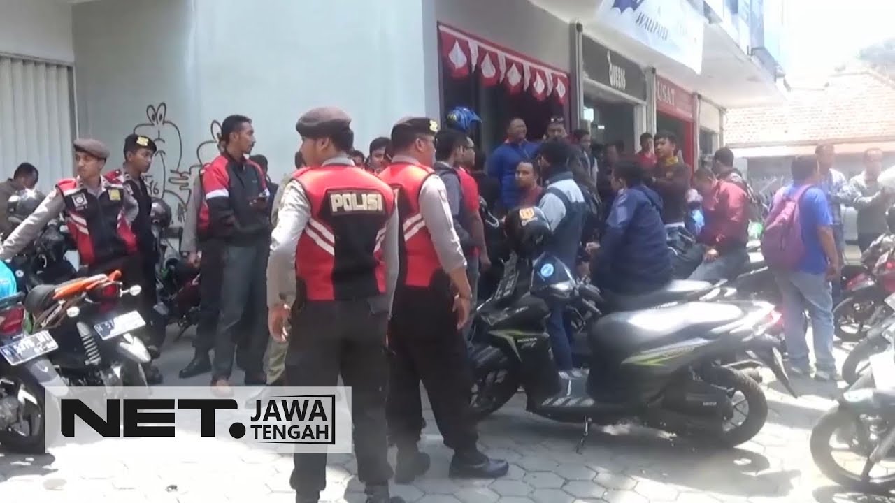 Sopir Angkot Geruduk Kantor Ojek Online Salatiga NET JATENG YouTube