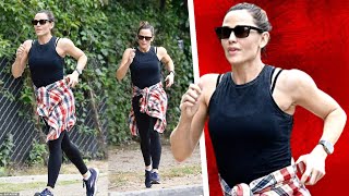 Jennifer Garner shows off toned physique on intense run in Brentwood