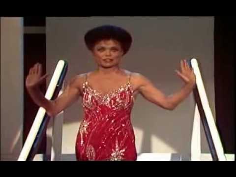 Видео: Eartha Kitt хэр өндөр байсан бэ?