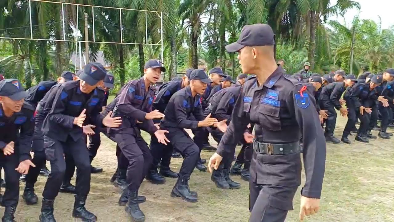 Yel yel Penuh Semangat Siswa SMA Taruna sebelum mengikuti outbond