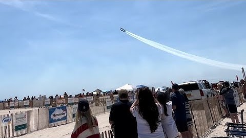 The Blue Angel diamond roll! + the inverted to inverted rolls! - 2022 BP Airshow at Jones Beach